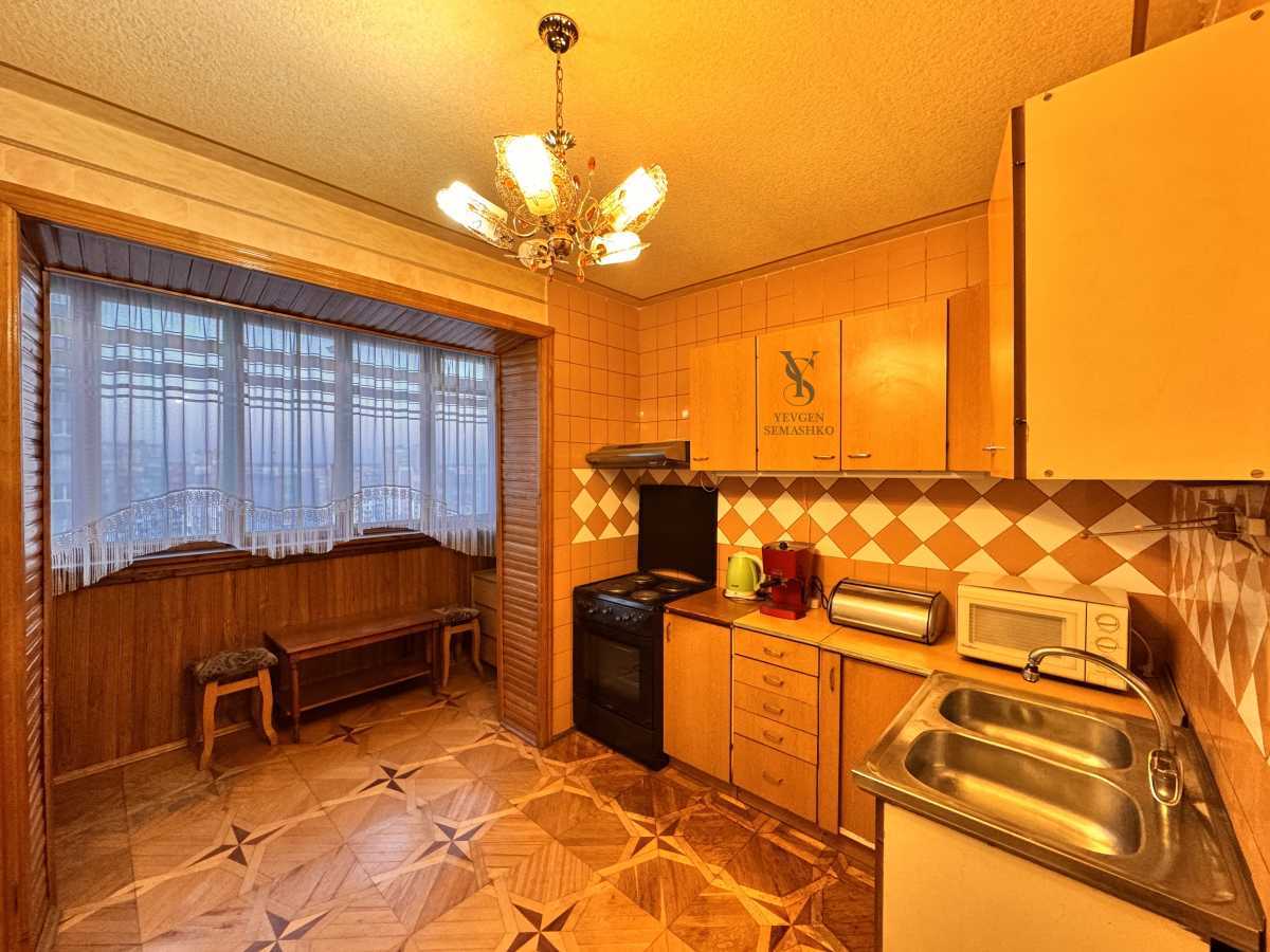 Продаж 2-кімнатної квартири 60 м², Володимира Маяковського просп., 24