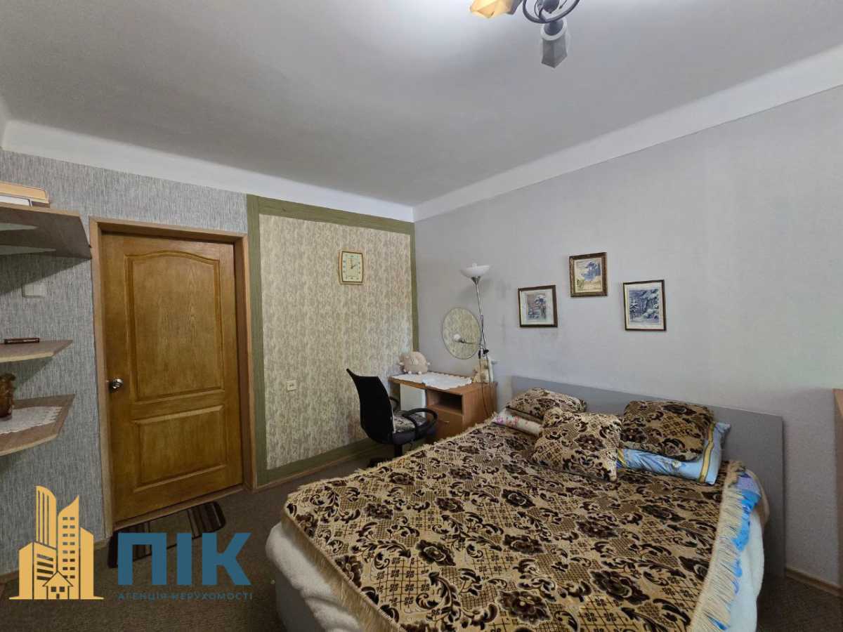 Продаж 2-кімнатної квартири 63 м², Волгоградська вул., 33