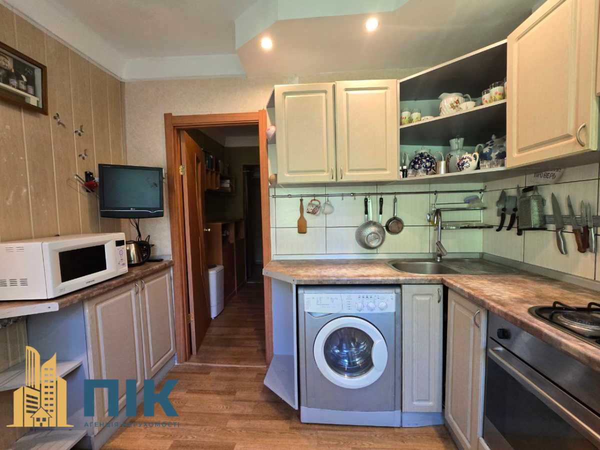 Продаж 2-кімнатної квартири 63 м², Волгоградська вул., 33