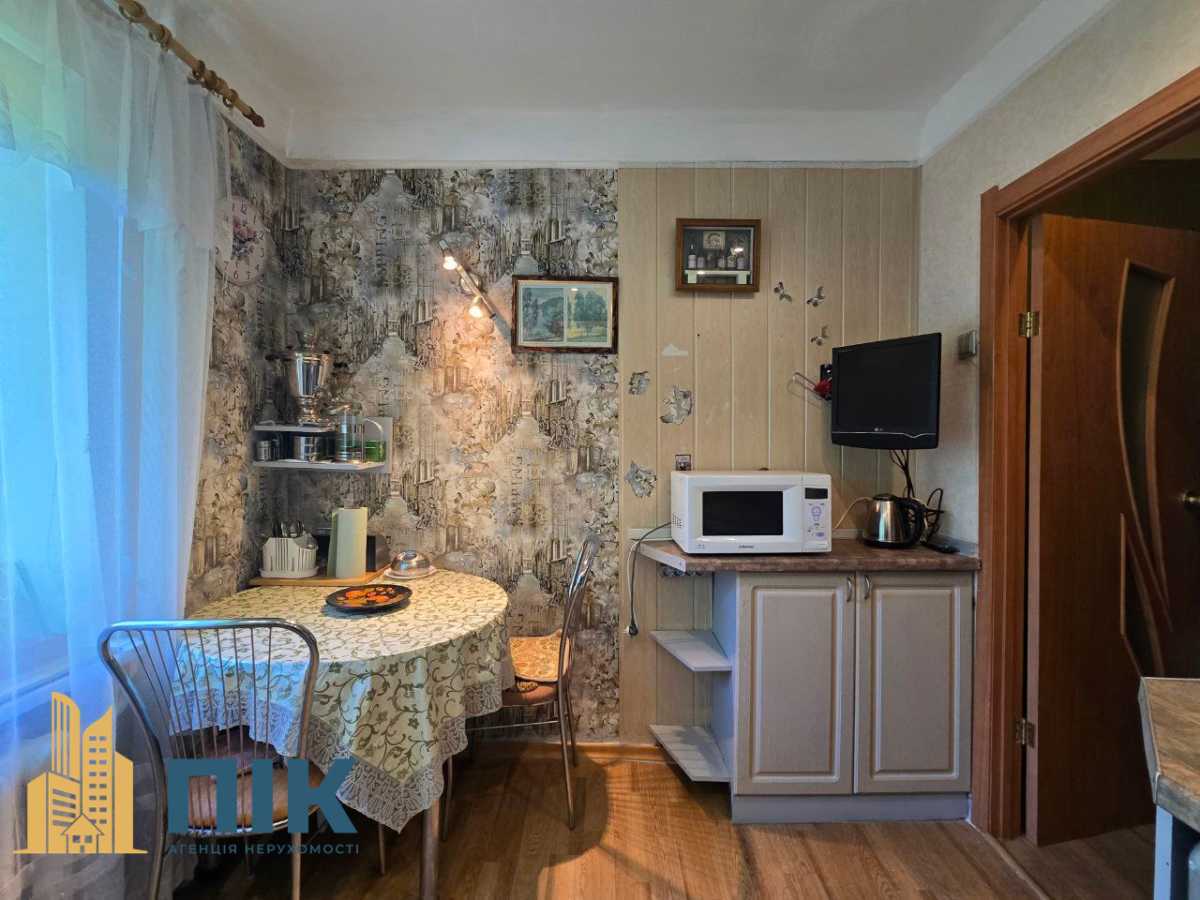 Продаж 2-кімнатної квартири 63 м², Волгоградська вул., 33