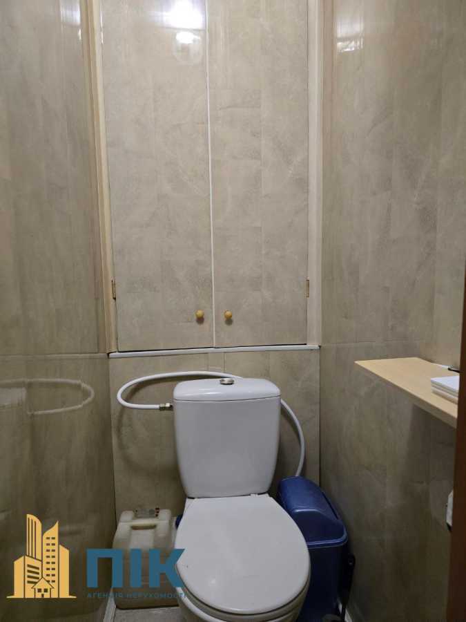Продаж 2-кімнатної квартири 63 м², Волгоградська вул., 33