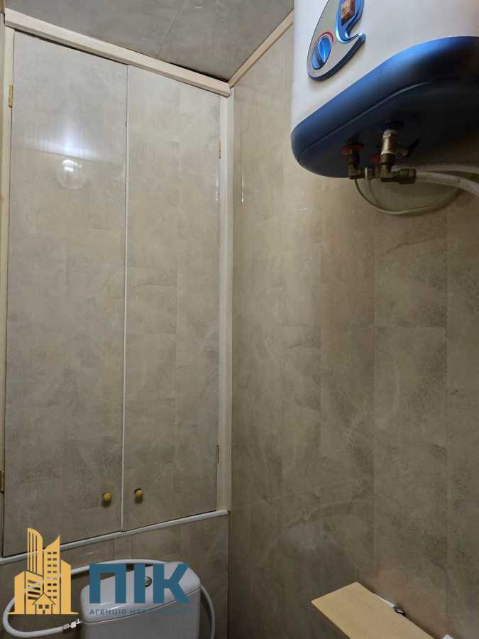 Продаж 2-кімнатної квартири 63 м², Волгоградська вул., 33