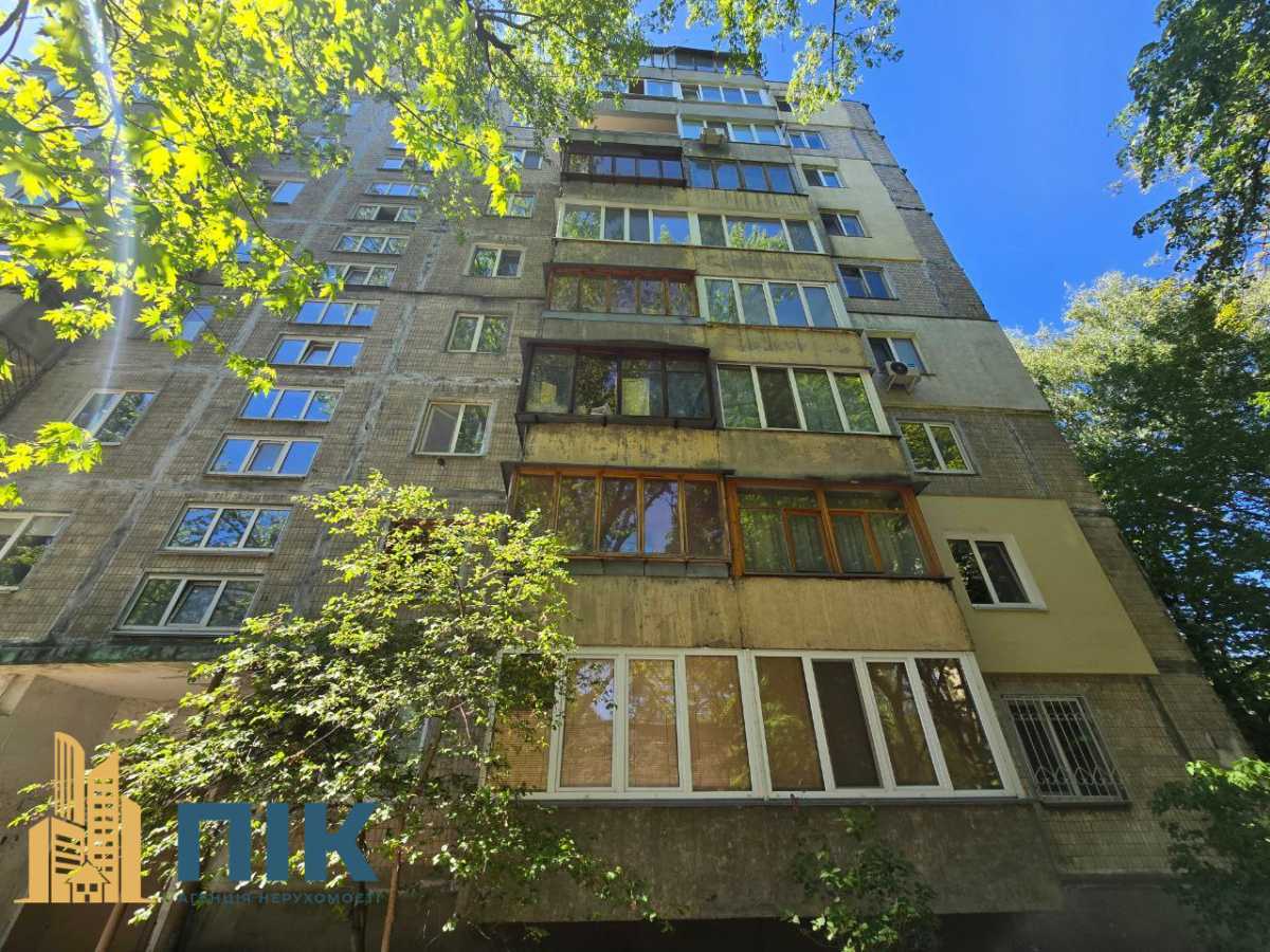 Продаж 2-кімнатної квартири 63 м², Волгоградська вул., 33