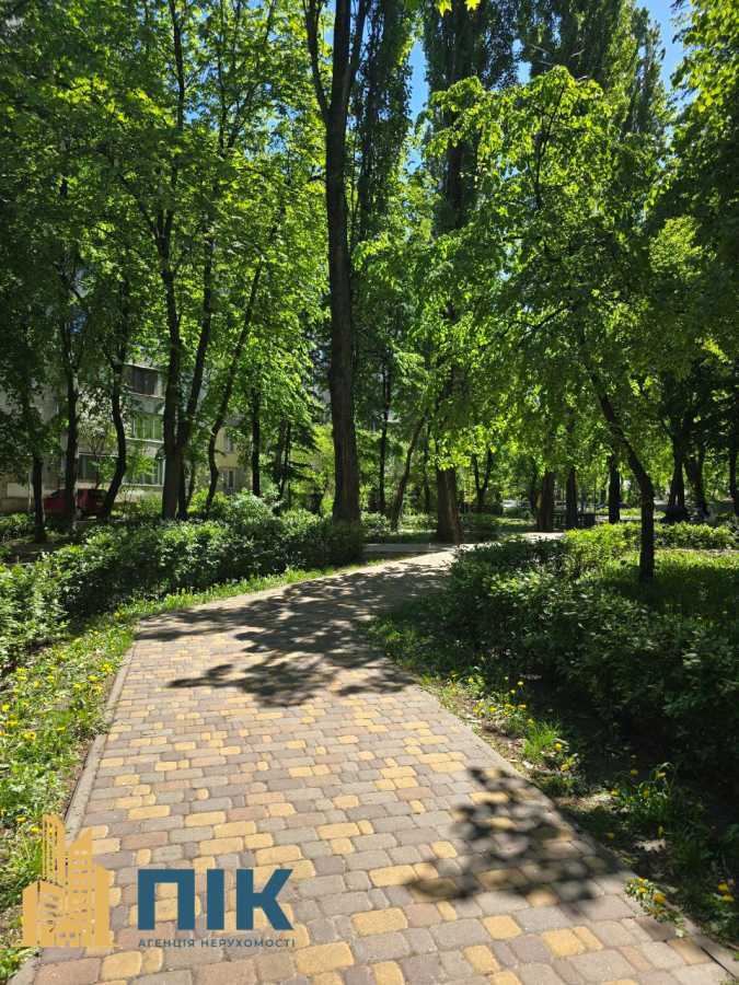 Продаж 2-кімнатної квартири 63 м², Волгоградська вул., 33