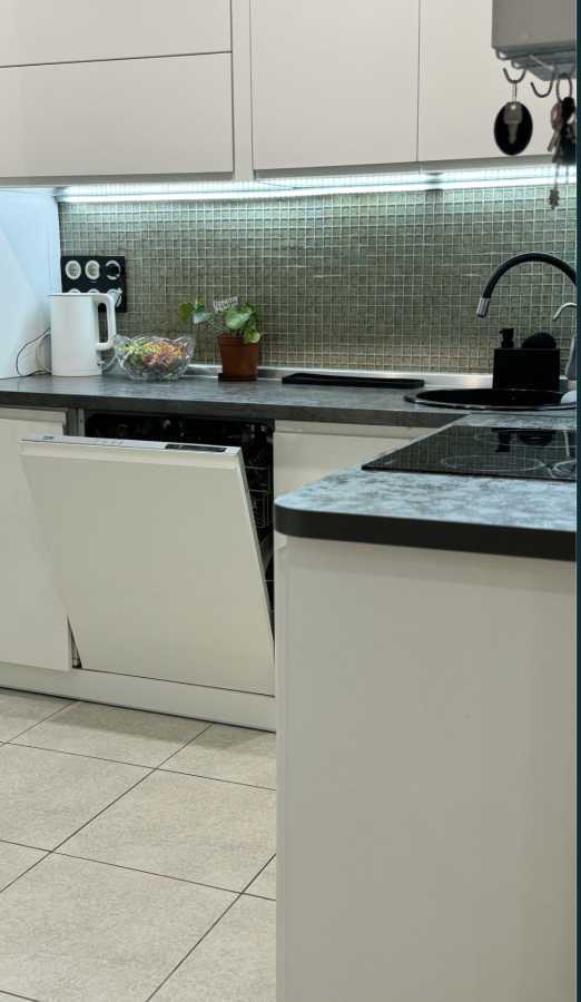 Продаж 1-кімнатної квартири 43 м², Героїв Крут вул., 1