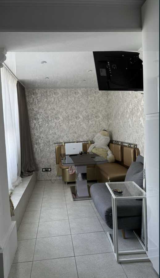 Продаж 1-кімнатної квартири 43 м², Героїв Крут вул., 1