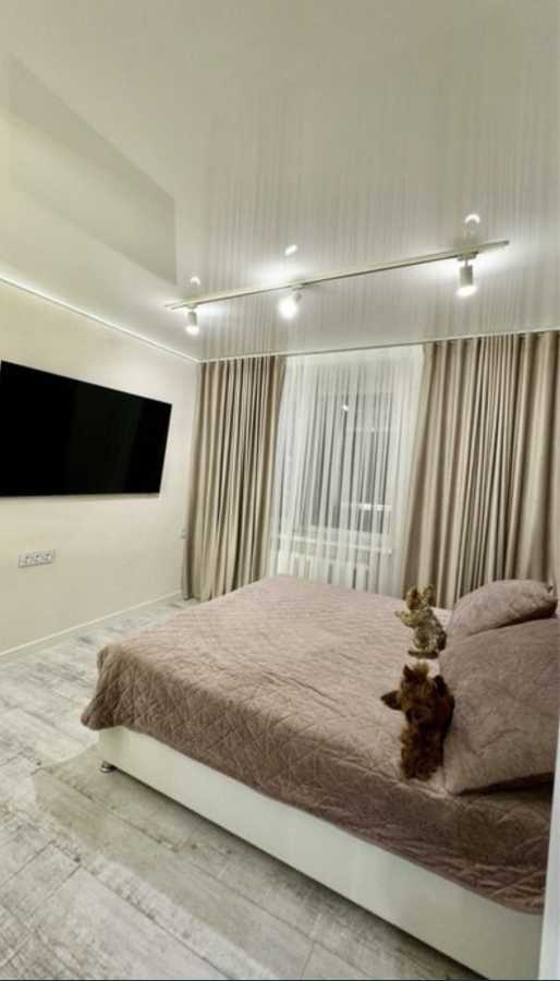 Продаж 1-кімнатної квартири 43 м², Героїв Крут вул., 1