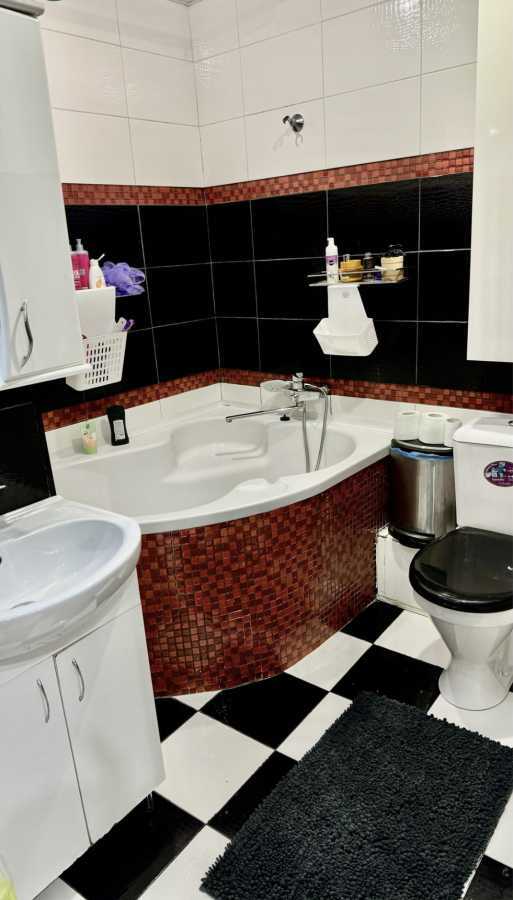 Продаж 1-кімнатної квартири 43 м², Героїв Крут вул., 1