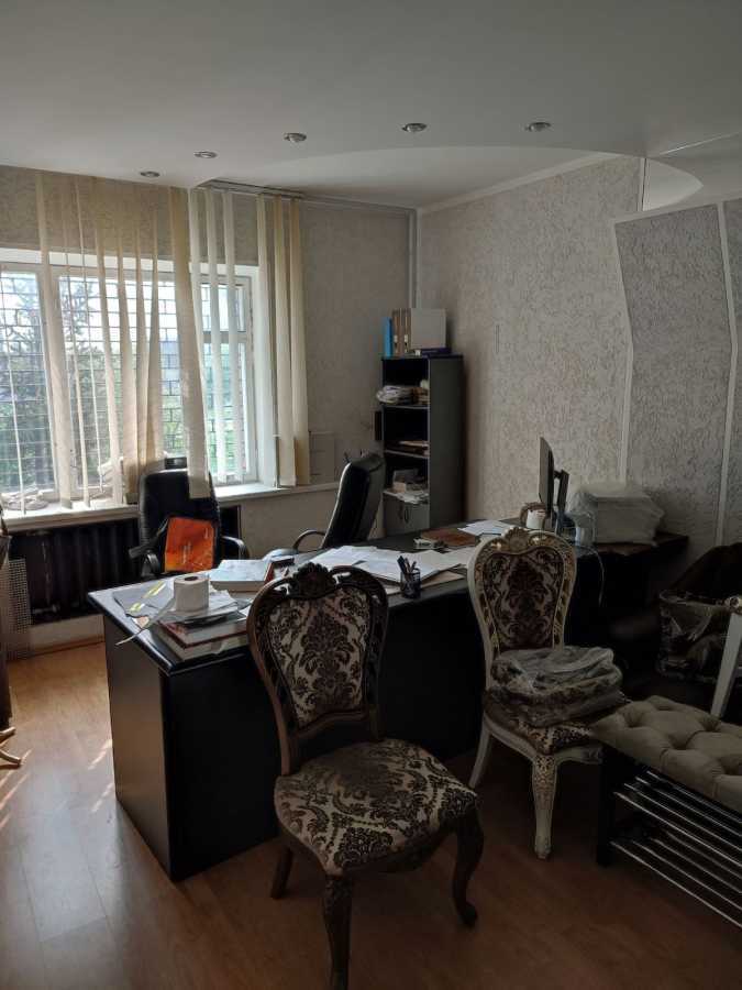 Оренда приміщення вільного призначення 800 м², Південна вул.