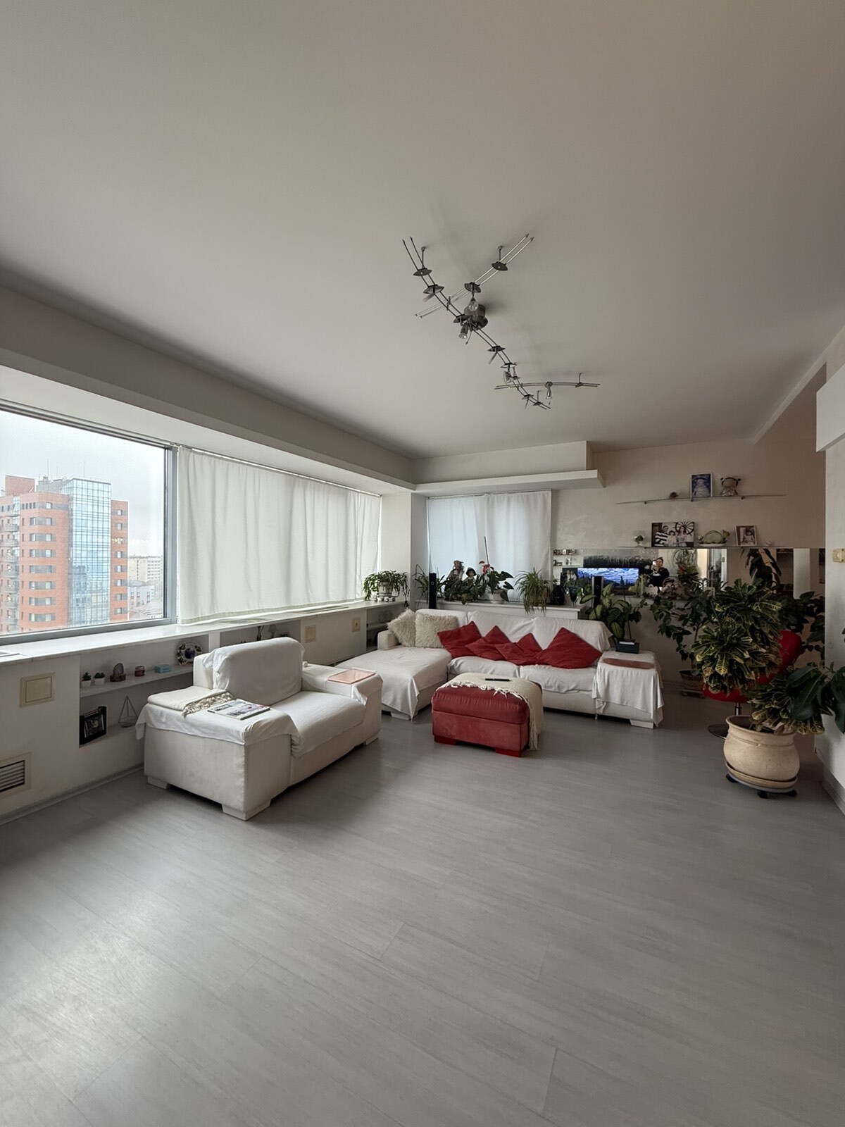 Продаж 2-кімнатної квартири 145 м²