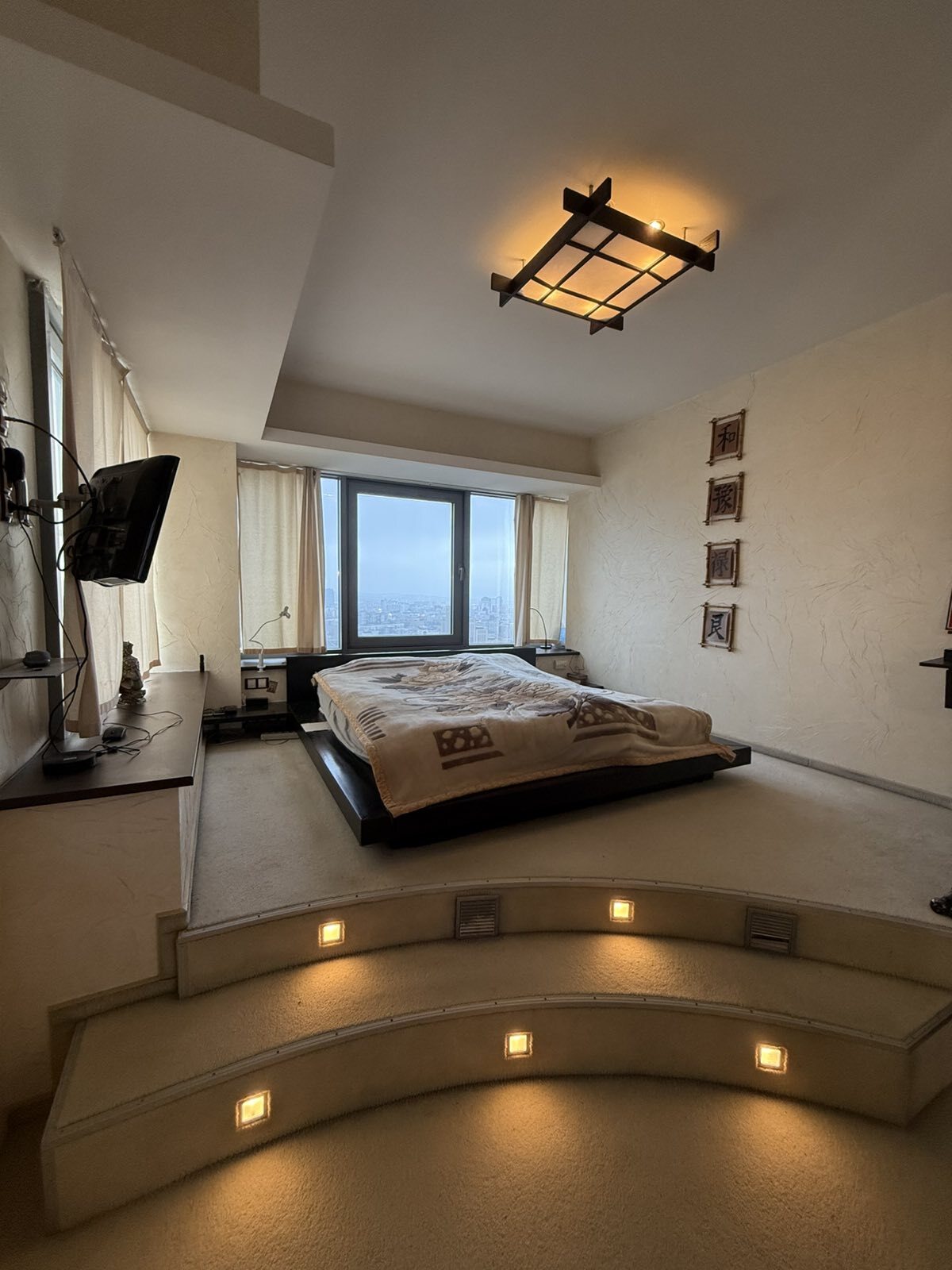 Продаж 2-кімнатної квартири 145 м²