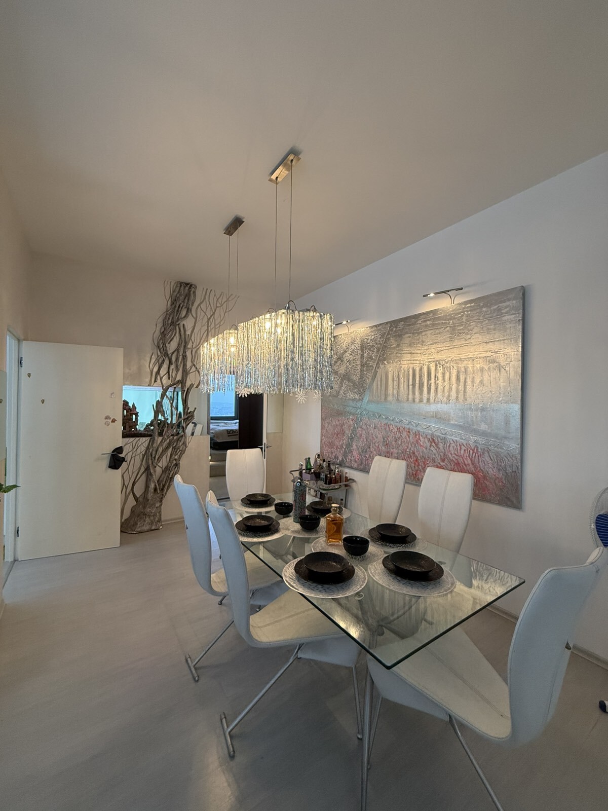 Продаж 2-кімнатної квартири 145 м²