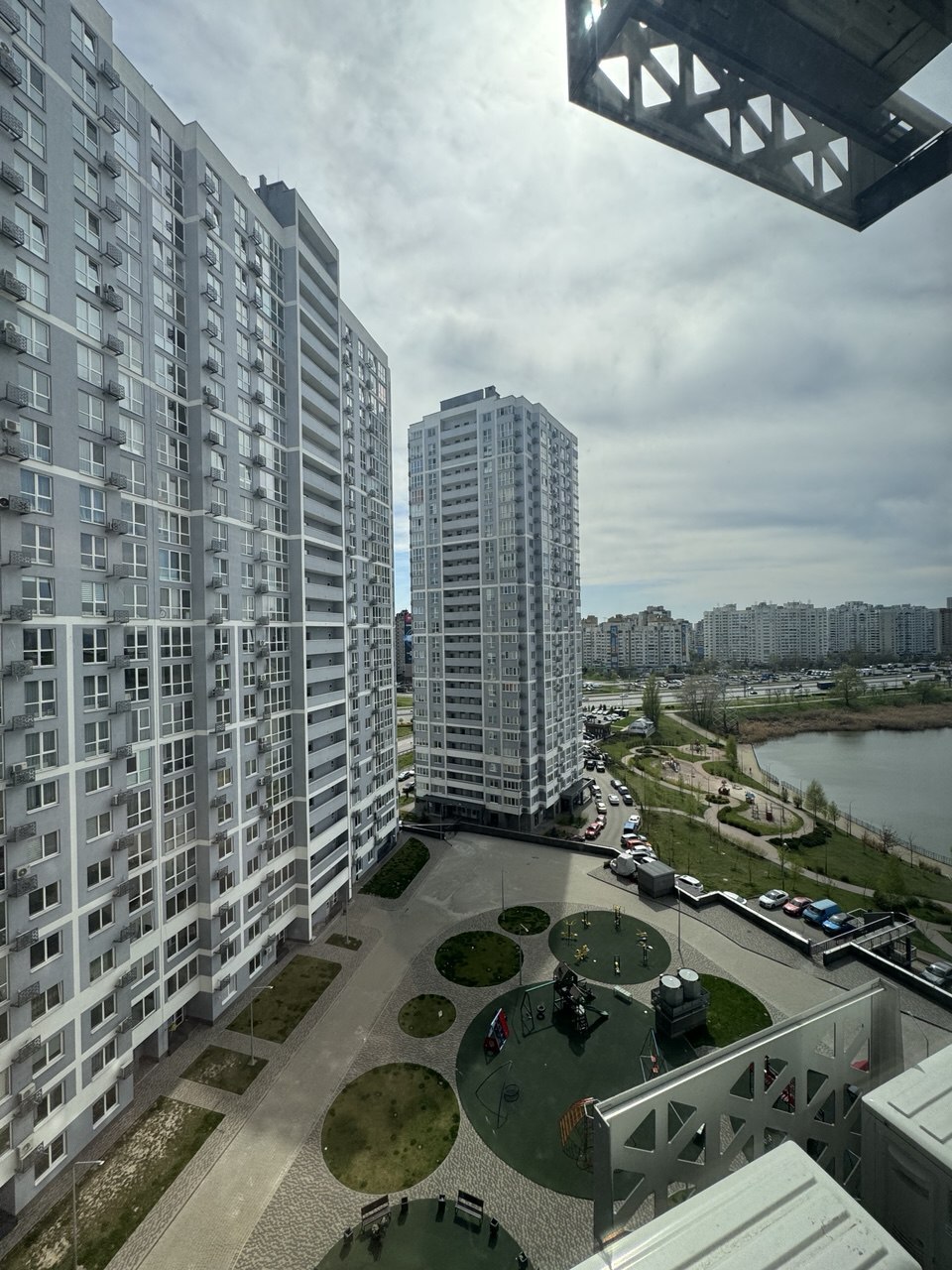 Продажа 2-комнатной квартиры 42 м², Ревуцкого ул., 40В
