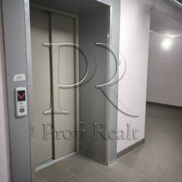 Продаж 1-кімнатної квартири 36 м², Головатого вул., 71А