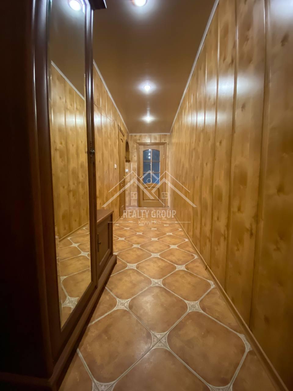 Продаж 3-кімнатної квартири 71.3 м²