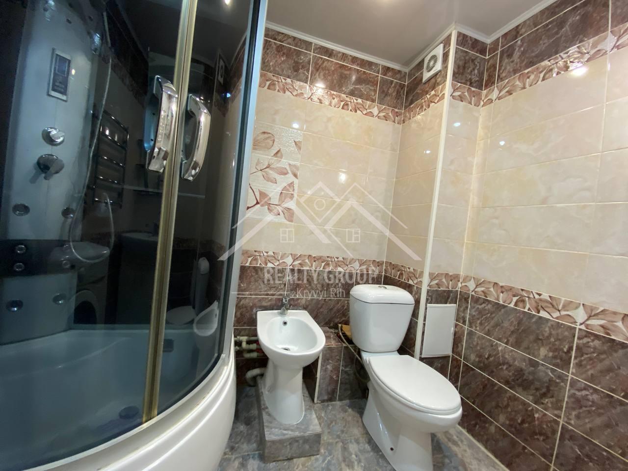 Продаж 3-кімнатної квартири 71.3 м²