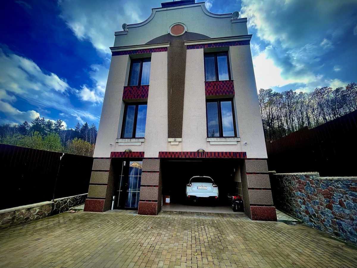 Продажа дома 320 м², Зарічна