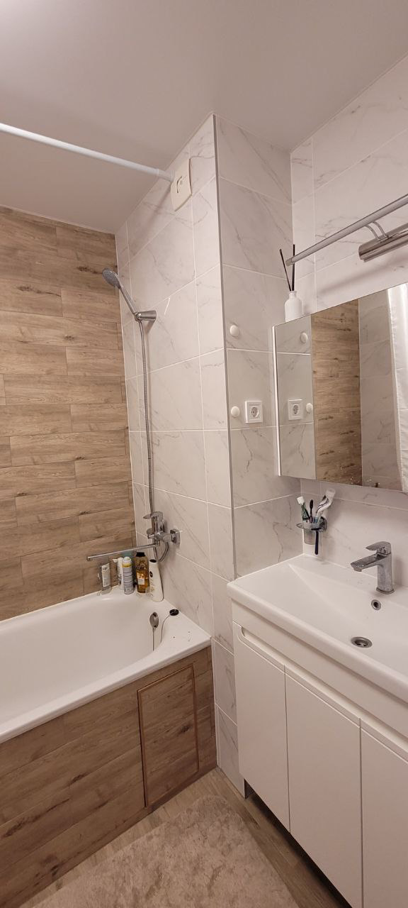 Продажа 2-комнатной квартиры 77.5 м², Боголюбова ул., 23