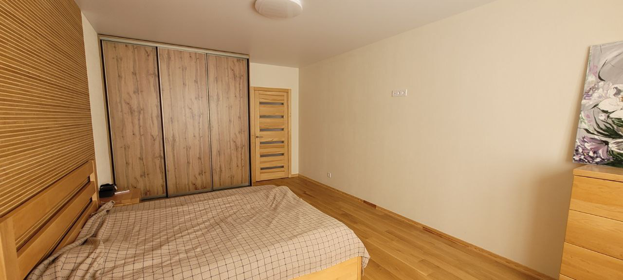 Продажа 2-комнатной квартиры 77.5 м², Боголюбова ул., 23