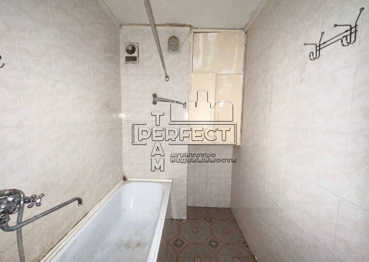 Продаж 1-кімнатної квартири 44 м², Лариси Руденко вул., 10В