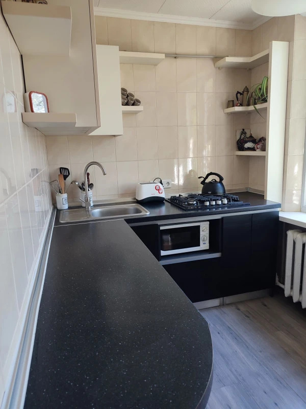 Продажа 3-комнатной квартиры 63 м²