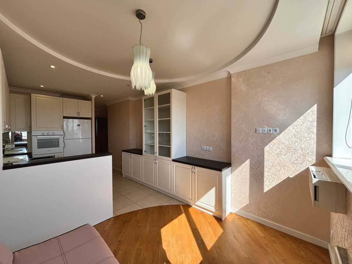 Продажа 2-комнатной квартиры 92 м², Михаила Максимовича ул., 3Г