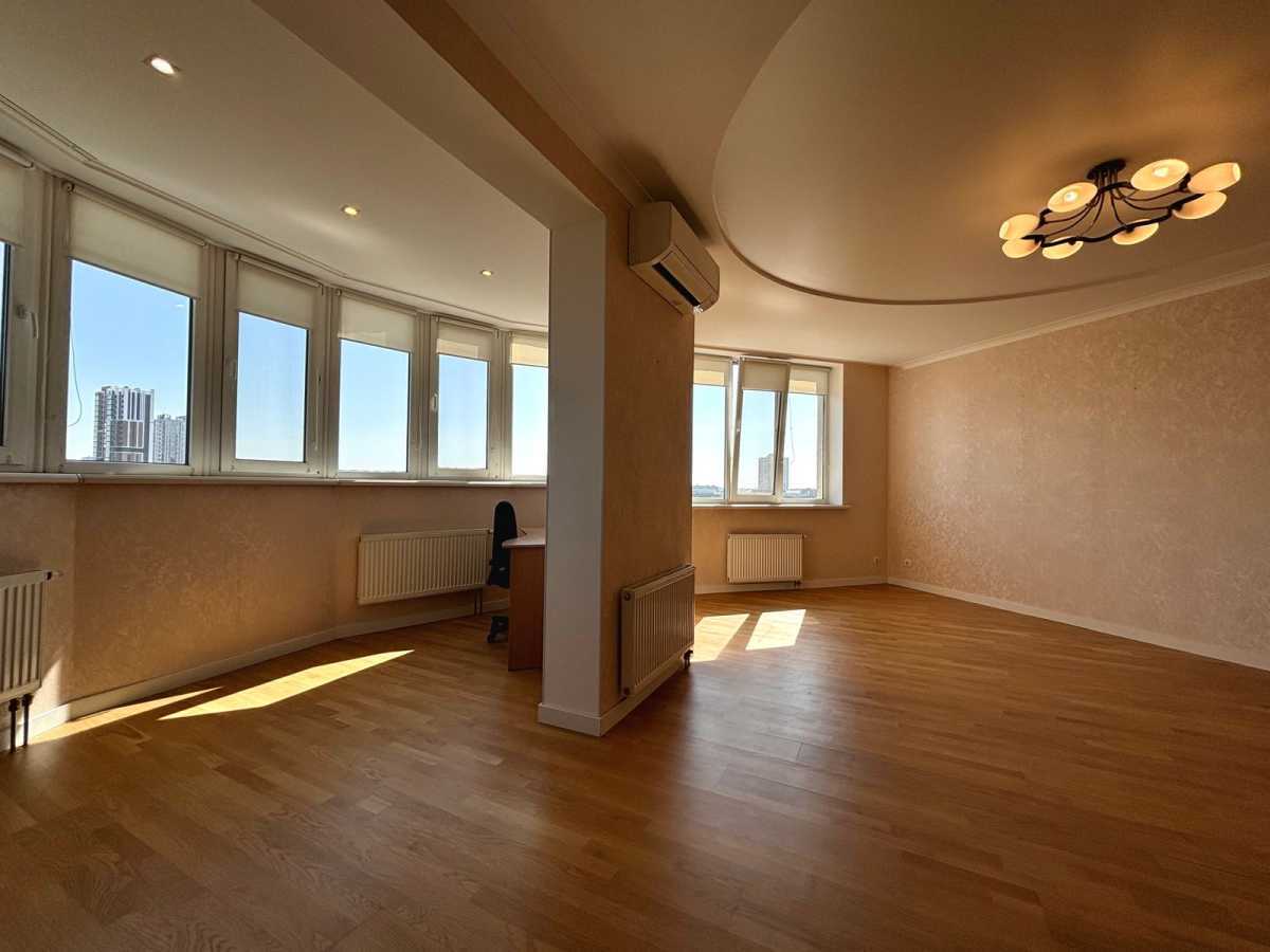 Продажа 2-комнатной квартиры 92 м², Михаила Максимовича ул., 3Г