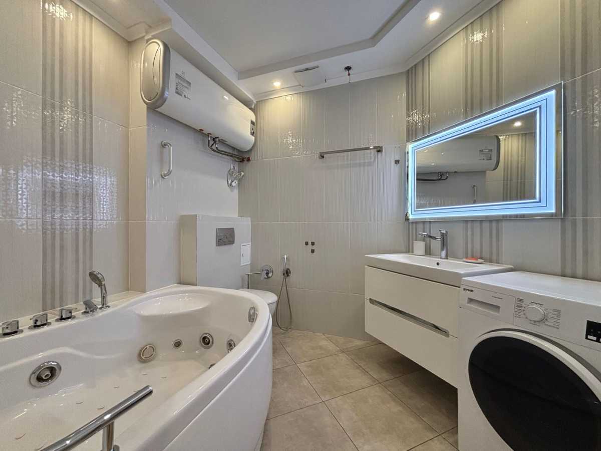 Продажа 2-комнатной квартиры 92 м², Михаила Максимовича ул., 3Г