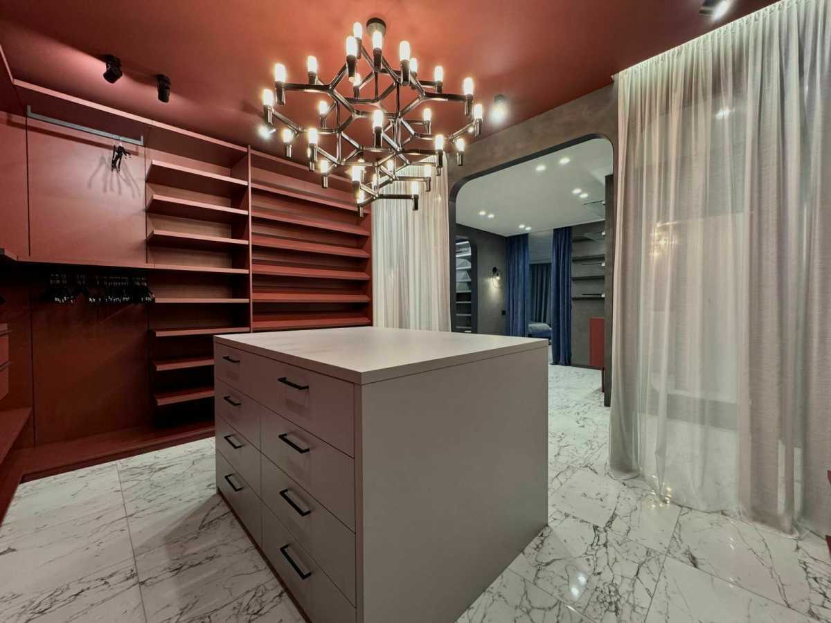 Аренда 3-комнатной квартиры 180 м², Кловский спуск, 7А
