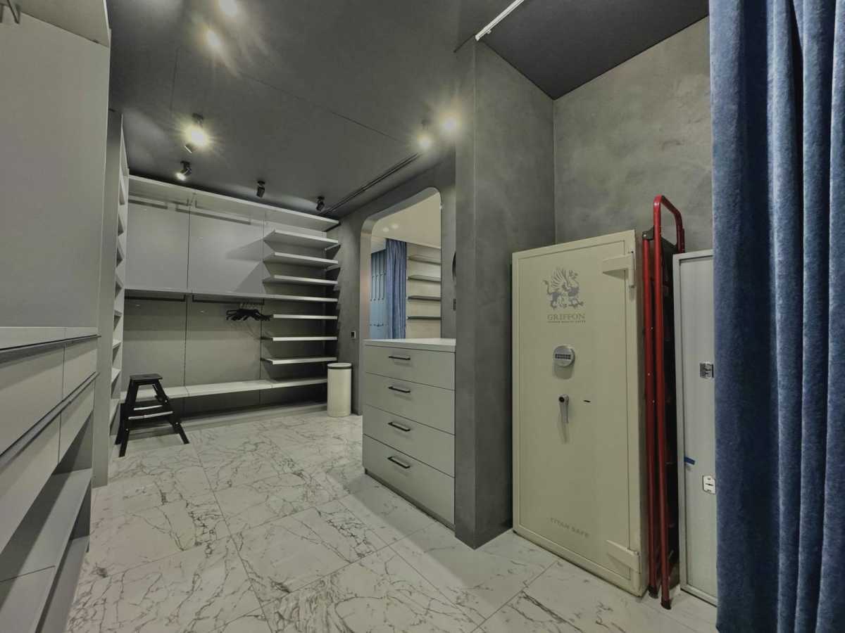 Аренда 3-комнатной квартиры 180 м², Кловский спуск, 7А