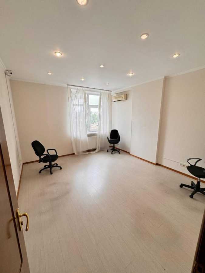 Аренда офиса 170 м², Леси Украинки бул., 7Б