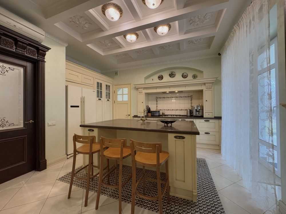 Продаж будинку 550 м², Європейська