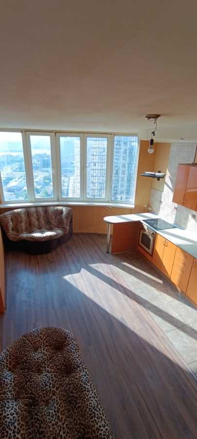 Продажа 3-комнатной квартиры 105 м², Днепровская наб., 19