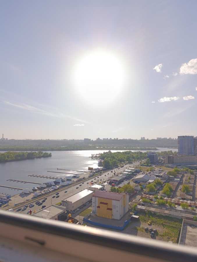 Продажа 3-комнатной квартиры 105 м², Днепровская наб., 19