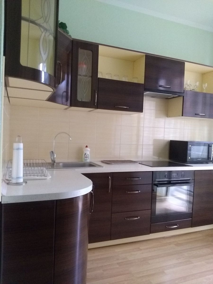 Аренда 3-комнатной квартиры 100 м², Евгения Коновальца ул., 32Б