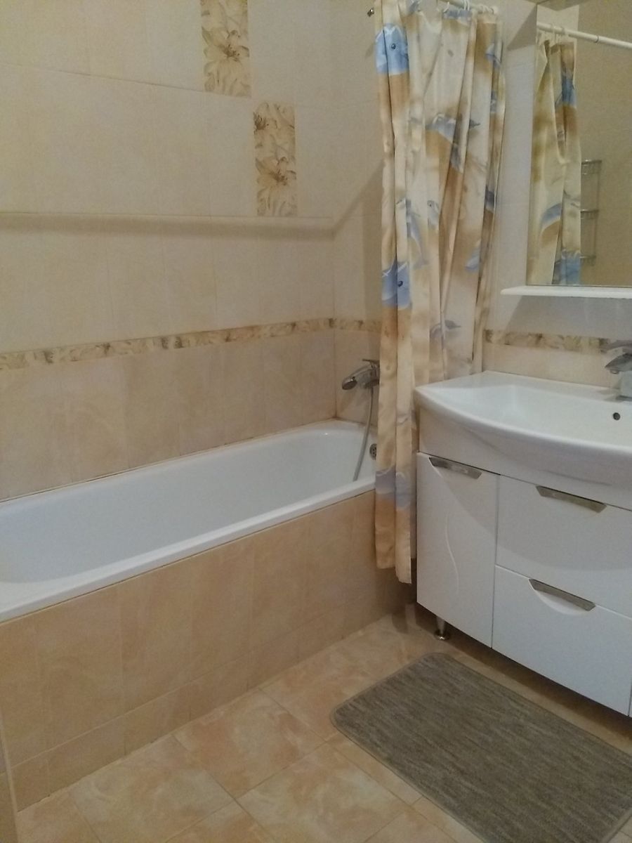 Аренда 3-комнатной квартиры 100 м², Евгения Коновальца ул., 32Б