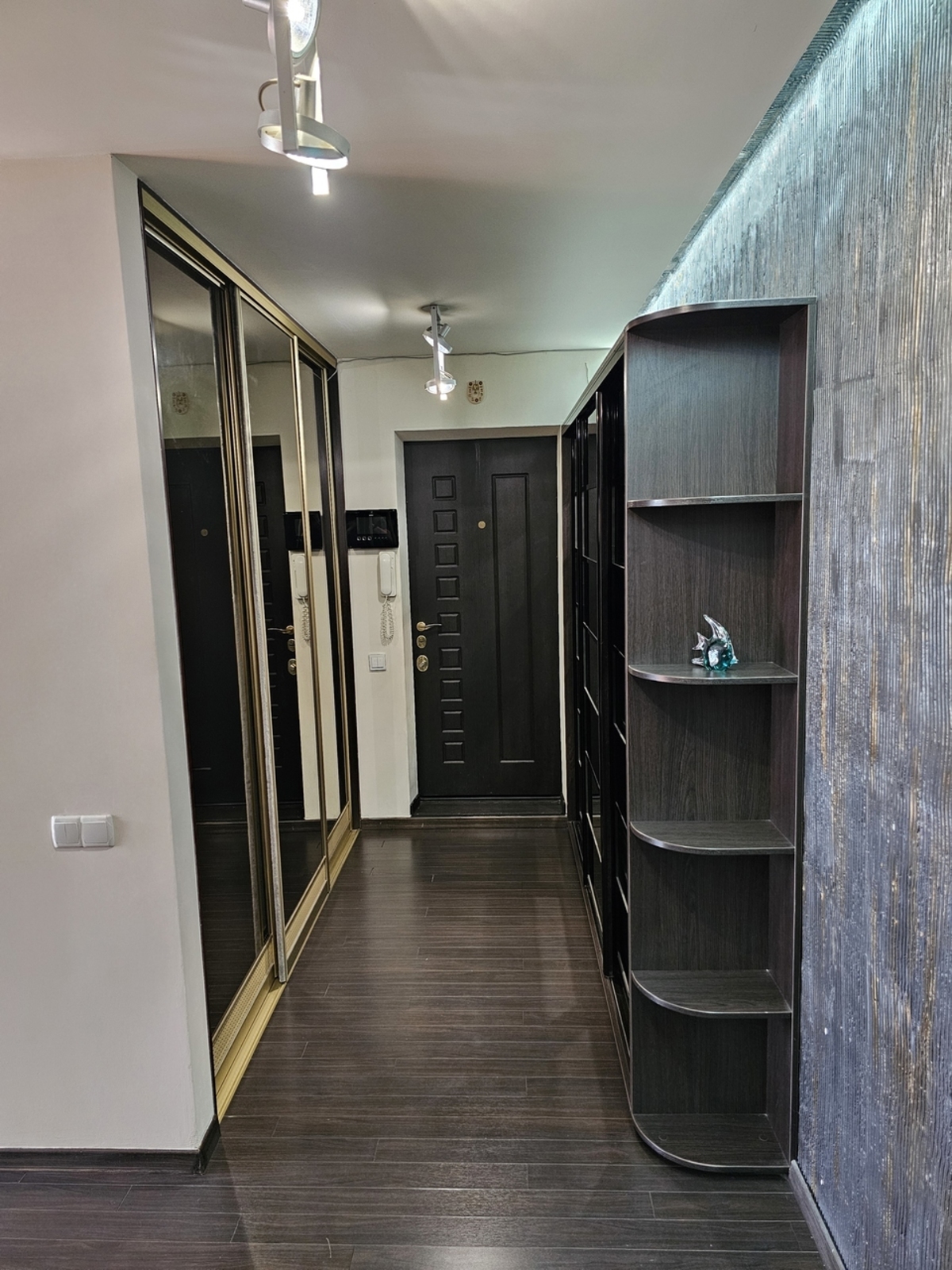 Продажа 3-комнатной квартиры 68 м², Терещенковская ул., 2