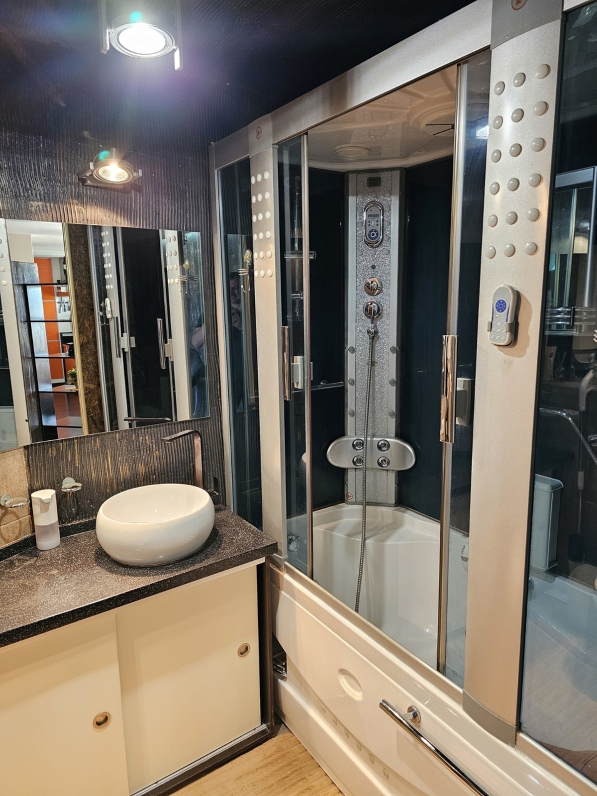 Продажа 3-комнатной квартиры 68 м², Терещенковская ул., 2