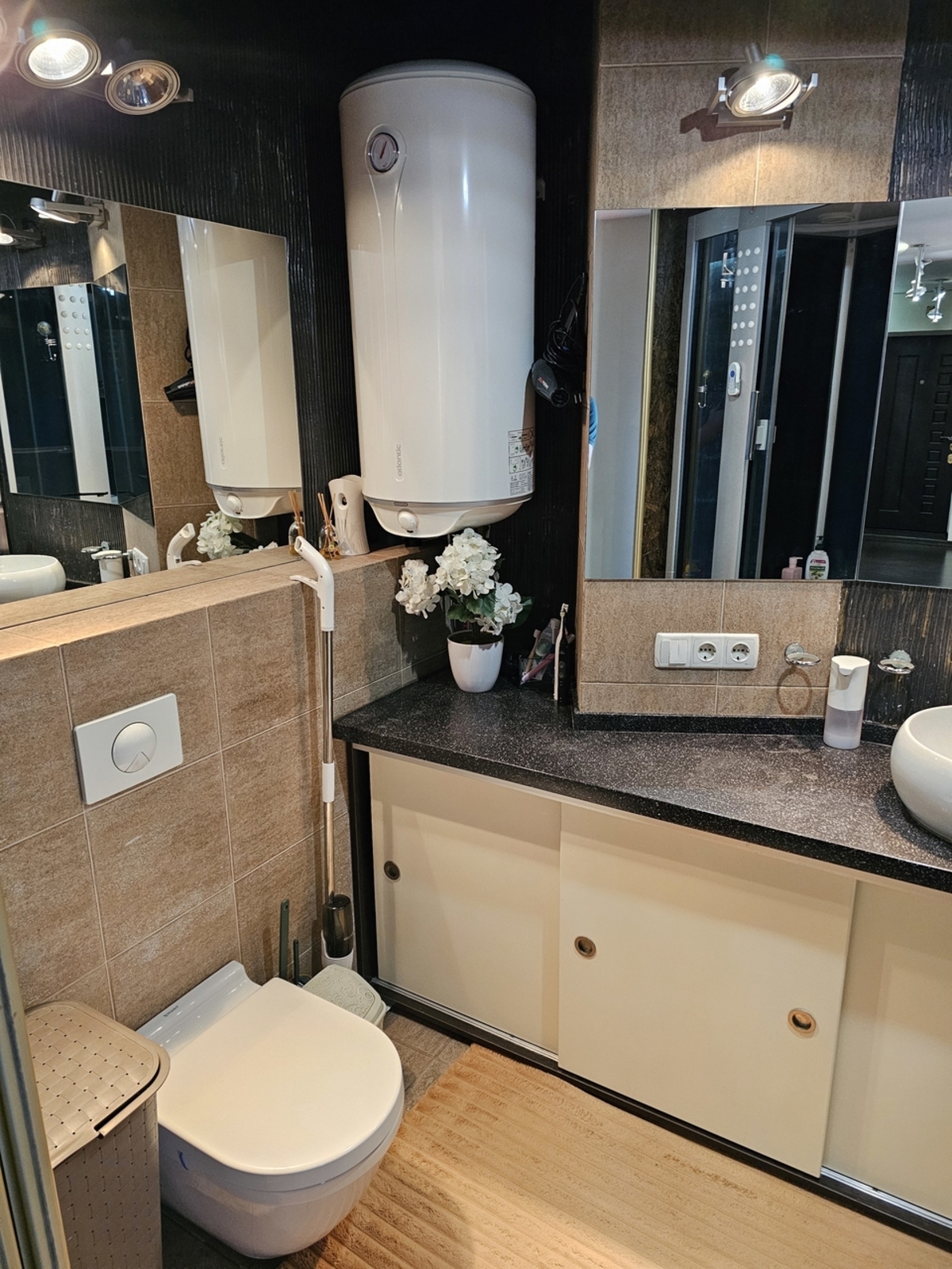 Продажа 3-комнатной квартиры 68 м², Терещенковская ул., 2