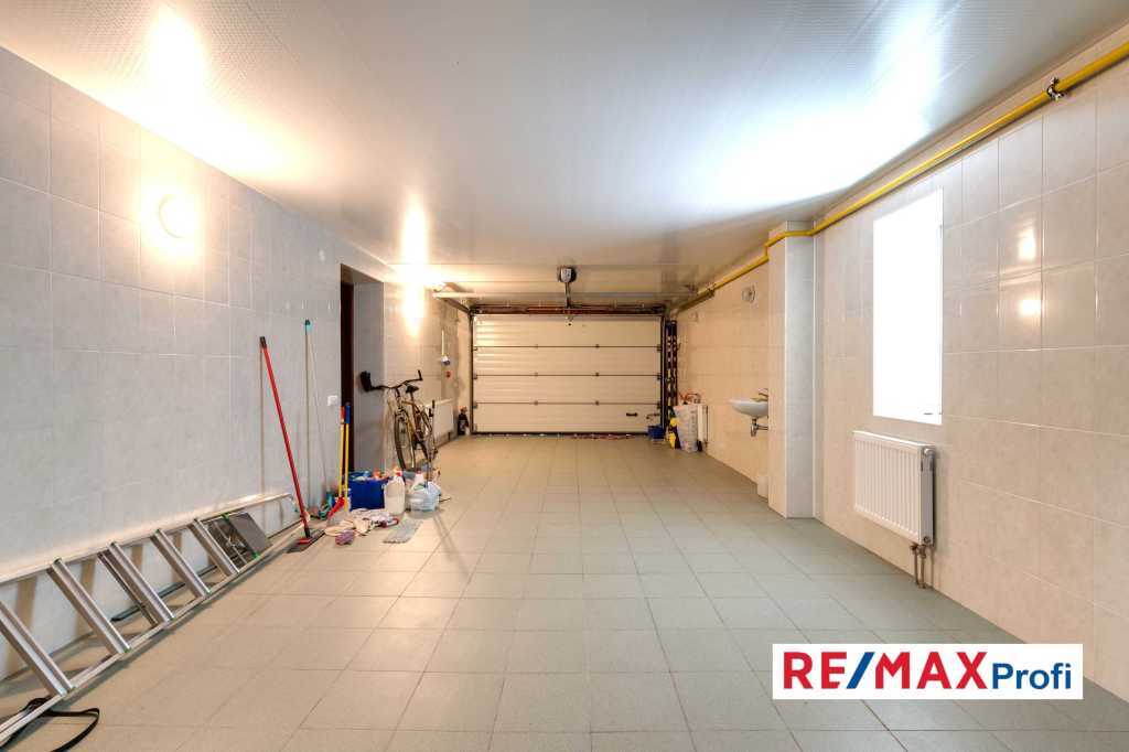 Продаж будинку 450 м², Освиты