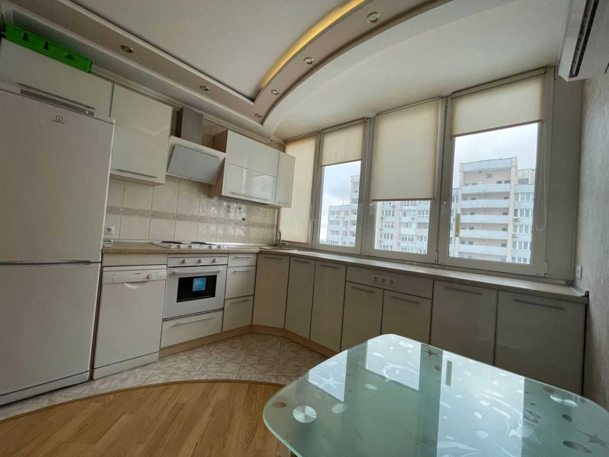 Аренда 1-комнатной квартиры 60 м², Авиаконструктора Игоря Сикорского ул., 1Б