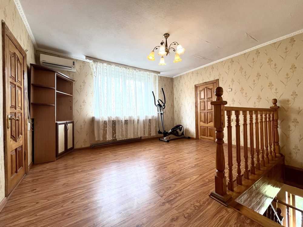 Продаж будинку 223.6 м², Києво-Мироцька вул.