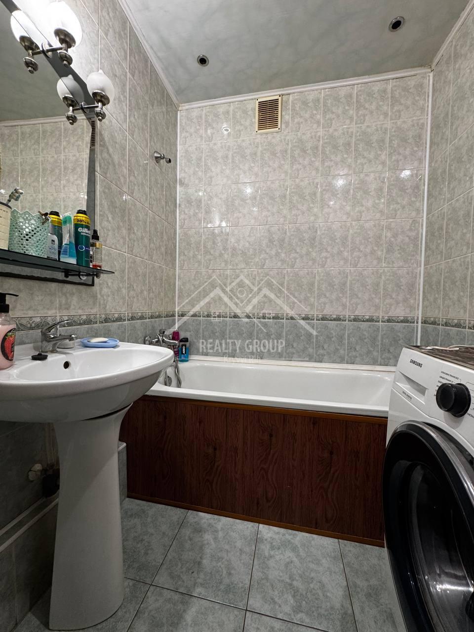 Продаж 3-кімнатної квартири 63.6 м², Житомирська вул.