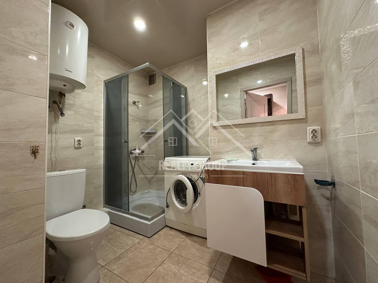 Продаж 3-кімнатної квартири 47 м², Покровская вул.