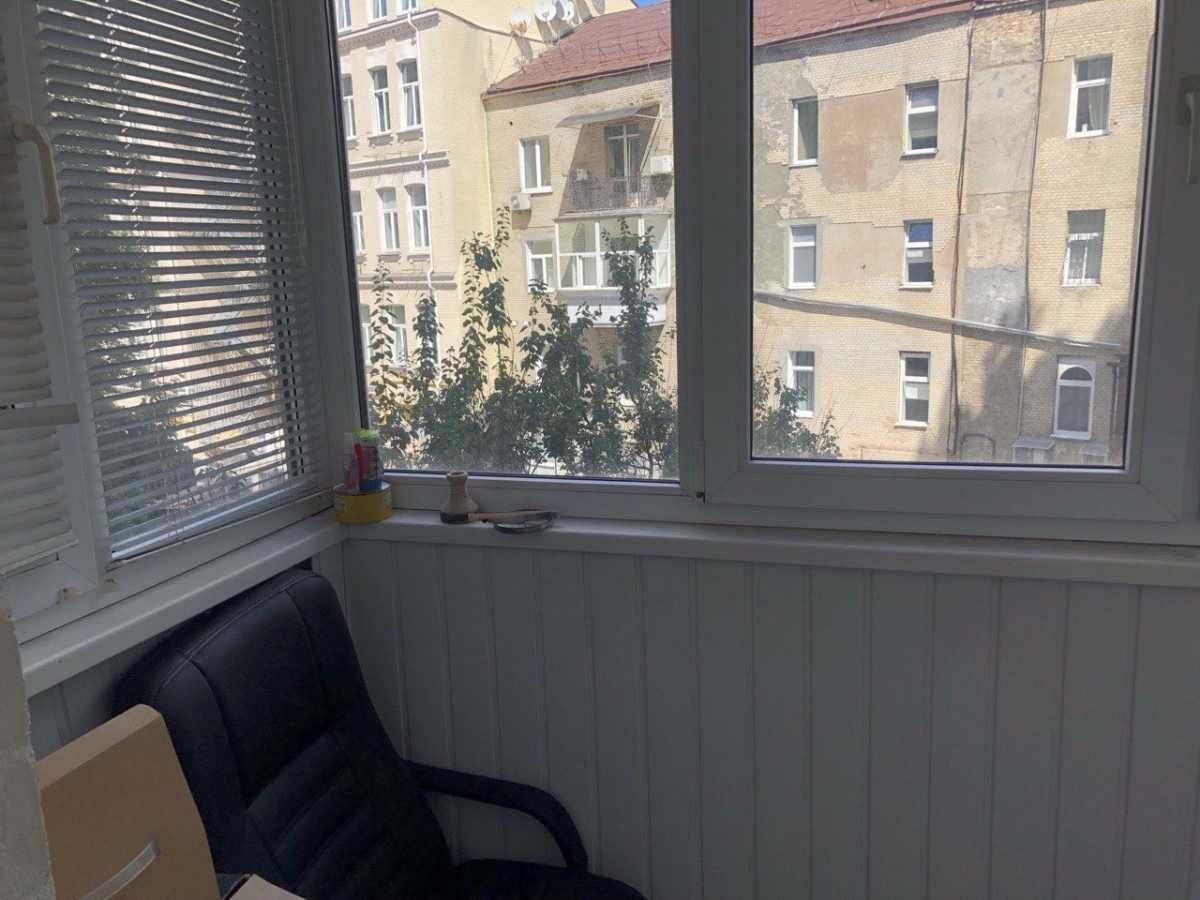 Продажа 3-комнатной квартиры 80 м², Малая Житомирская ул., 10