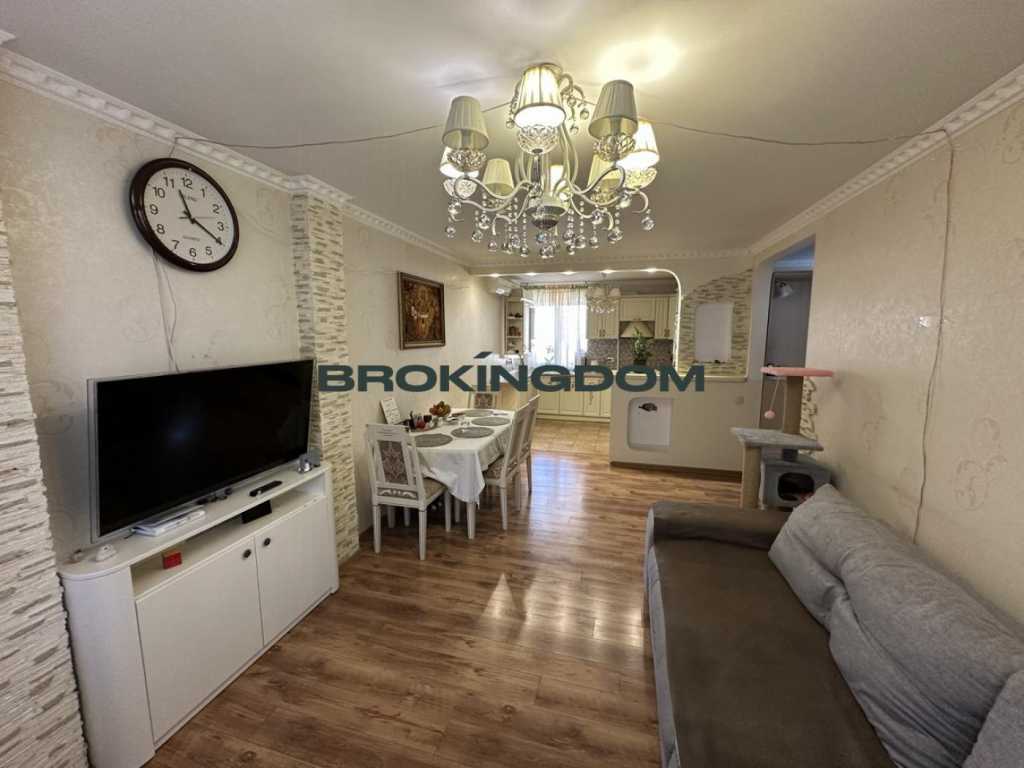 Продажа 4-комнатной квартиры 122 м², Волынская ул., 9