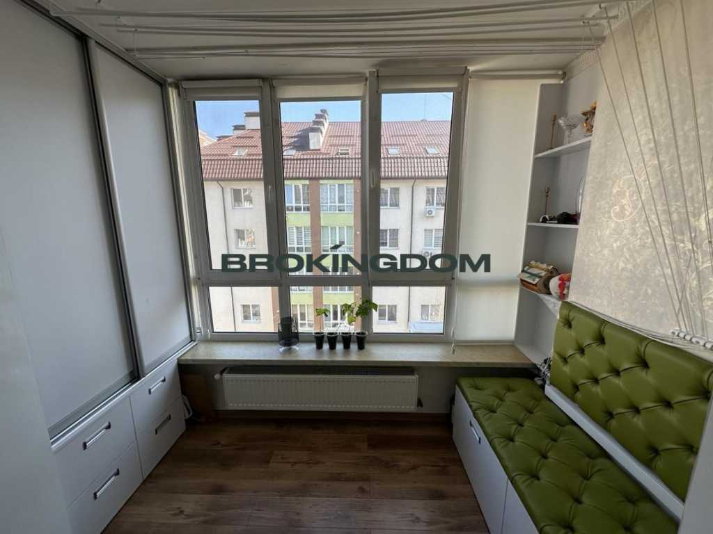 Продажа 4-комнатной квартиры 122 м², Волынская ул., 9