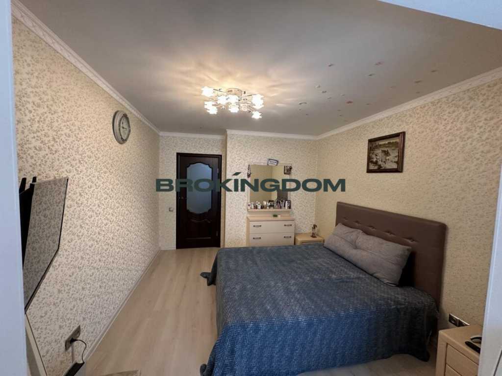 Продажа 4-комнатной квартиры 122 м², Волынская ул., 9