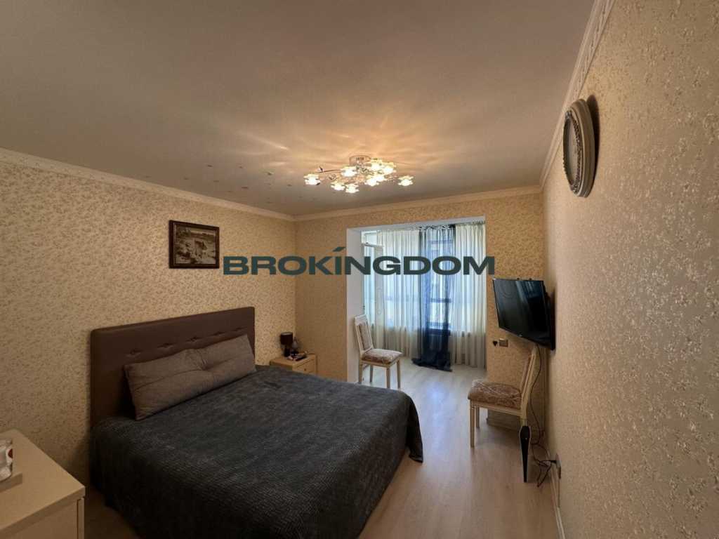 Продажа 4-комнатной квартиры 122 м², Волынская ул., 9