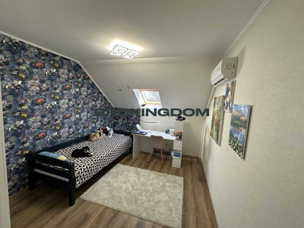 Продажа 4-комнатной квартиры 122 м², Волынская ул., 9